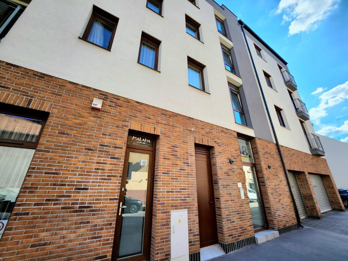 Apartment S18 